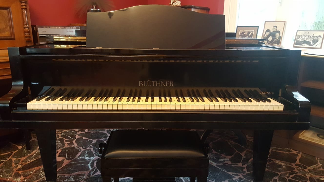 Lo “storico” pianoforte a coda  Blüthner